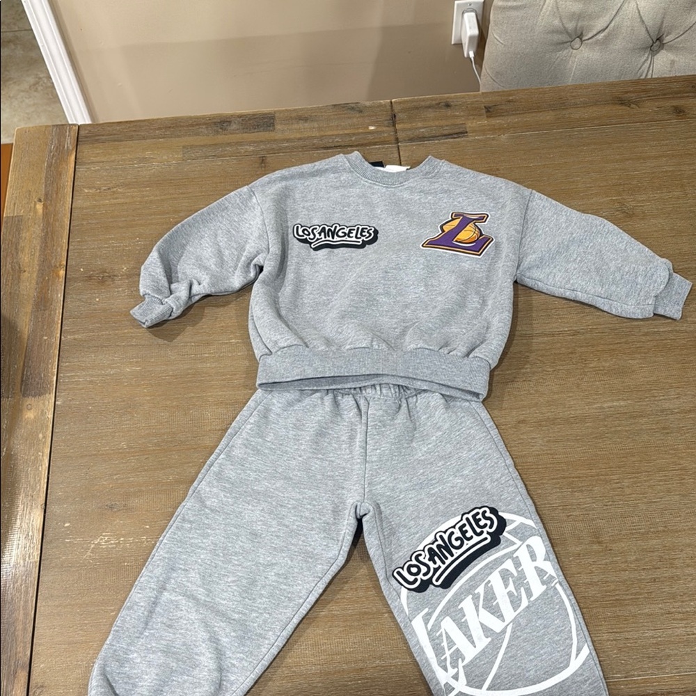 NBA LAKERS Kids Gray Sweatshirt and Pants Set